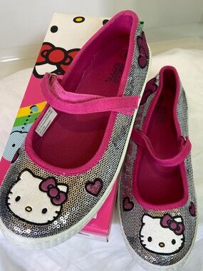 Hello Kitty Silver Mary Jane Sneaker Kids Size 5 With Box 2012 NEVER WORN